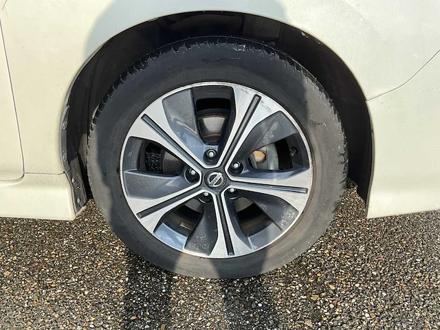 2018 nissan leaf personenauto - afbeelding 2 van  37