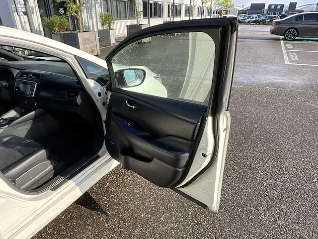 2018 nissan leaf personenauto - afbeelding 16 van  37