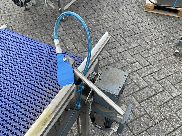 2018 niverplast conveyor transport filled boxes transportband - afbeelding 6 van  8