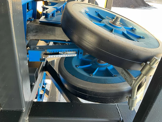 2018 nkgtm12 12 rijige knolselderie plantmachine - afbeelding 14 van  50