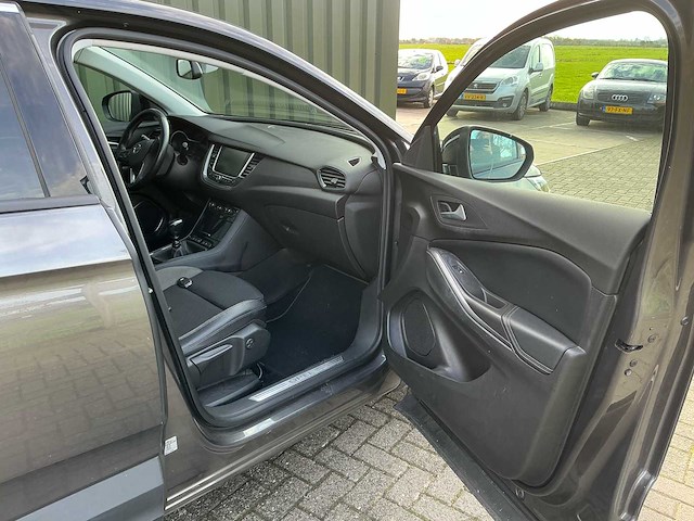 2018 opel grandland x 1.2 turbo bns exec. personenauto - afbeelding 32 van  33