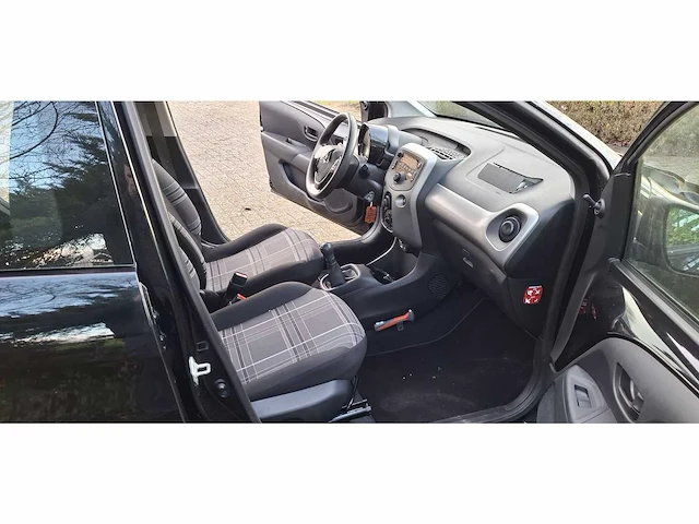 2018 peugeot 108 personenauto st-341-r - afbeelding 8 van  18