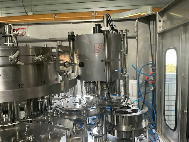 2018 sozhou yaoshi 7gf18/18/6 automatische co2 afvulmachine pet-flessen - afbeelding 12 van  24