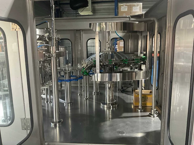 2018 sozhou yaoshi 7gf18/18/6 automatische co2 afvulmachine pet-flessen - afbeelding 22 van  24