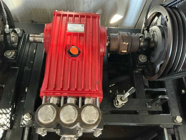 2018 speck p45/60-250 geïsoleerde spuitcontainer - afbeelding 32 van  69