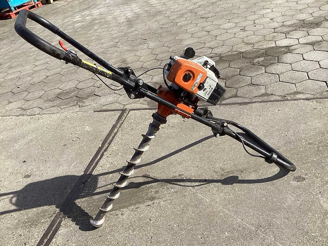 2018 stihl bt 360 grondboor - afbeelding 1 van  2