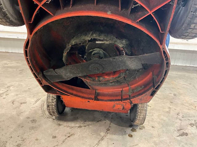 2018 stihl rm 4 rv / husqvarna grasmaaier (2x) - afbeelding 25 van  32