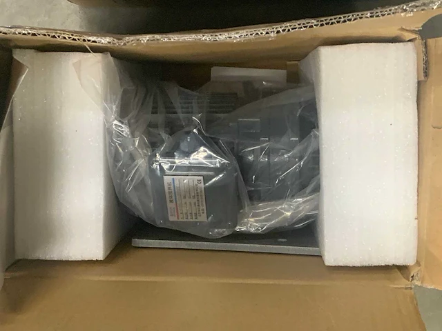 2018 syeelai bld09-17-075 0,75kw elektromotor “ongebruikt” (3x) - afbeelding 5 van  10