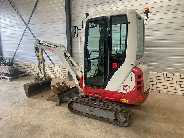 2018 takeuchi tb216 minigraafmachine - afbeelding 21 van  27