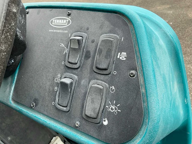 2018 tennant t17 zelfrijdende schrobmachine - afbeelding 13 van  32