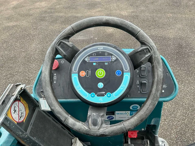 2018 tennant t17 zelfrijdende schrobmachine - afbeelding 14 van  32