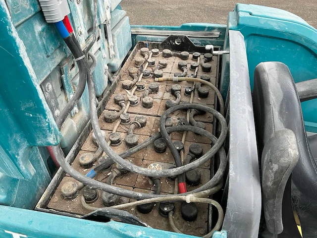 2018 tennant t17 zelfrijdende schrobmachine - afbeelding 19 van  32