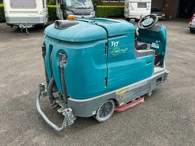 2018 tennant t17 zelfrijdende schrobmachine - afbeelding 23 van  32