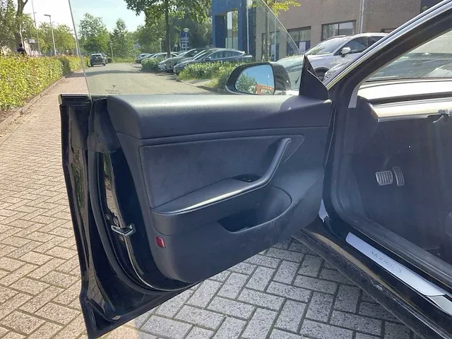 2018 tesla model 3 personenauto - afbeelding 3 van  32