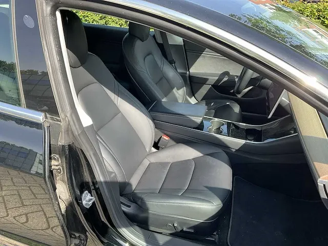 2018 tesla model 3 personenauto - afbeelding 11 van  32