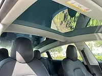 2018 tesla model 3 personenauto - afbeelding 14 van  32