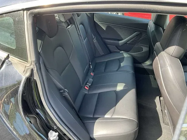2018 tesla model 3 personenauto - afbeelding 18 van  32