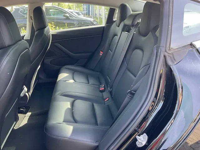 2018 tesla model 3 personenauto - afbeelding 19 van  32