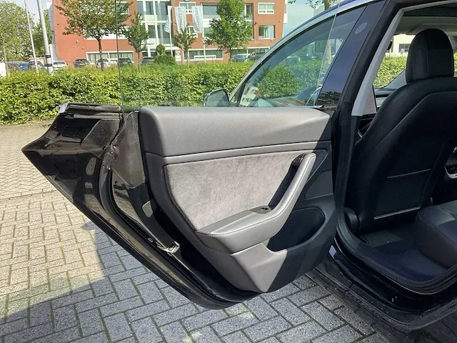 2018 tesla model 3 personenauto - afbeelding 20 van  32