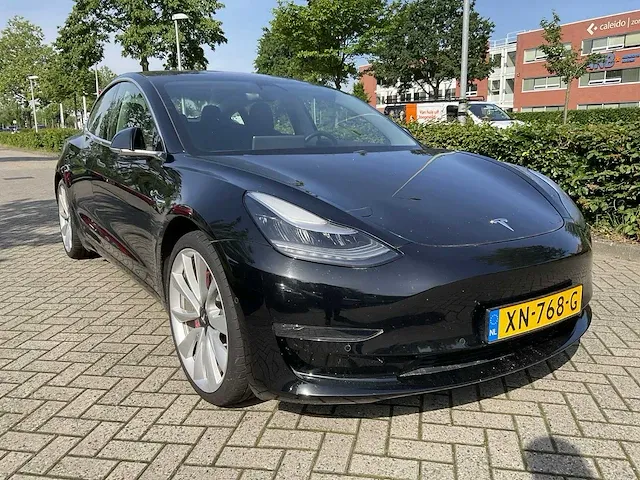 2018 tesla model 3 personenauto - afbeelding 12 van  32