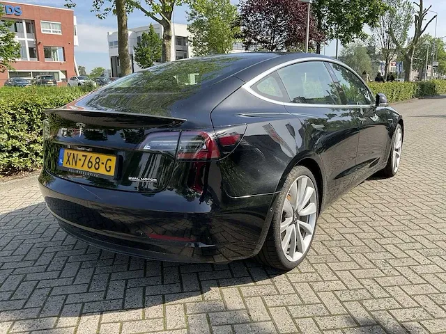 2018 tesla model 3 personenauto - afbeelding 23 van  32