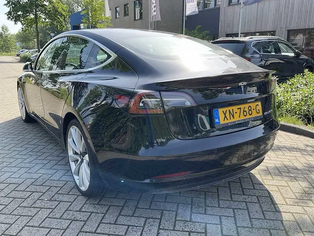 2018 tesla model 3 personenauto - afbeelding 27 van  32
