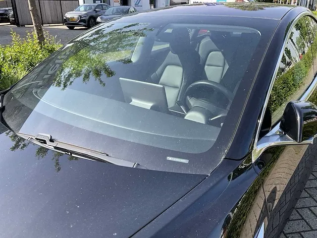 2018 tesla model 3 personenauto - afbeelding 29 van  32
