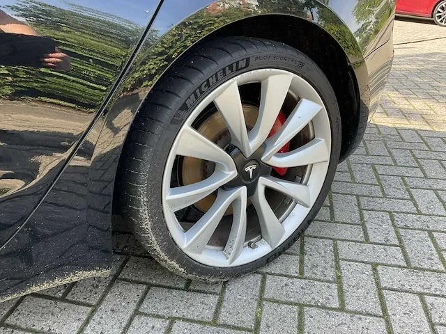 2018 tesla model 3 personenauto - afbeelding 31 van  32