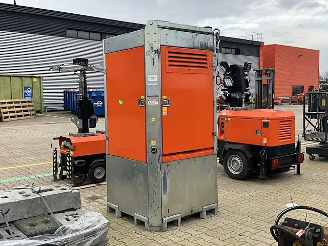 2018 tower light b-boels-box stationaire lichtmast led - afbeelding 20 van  22