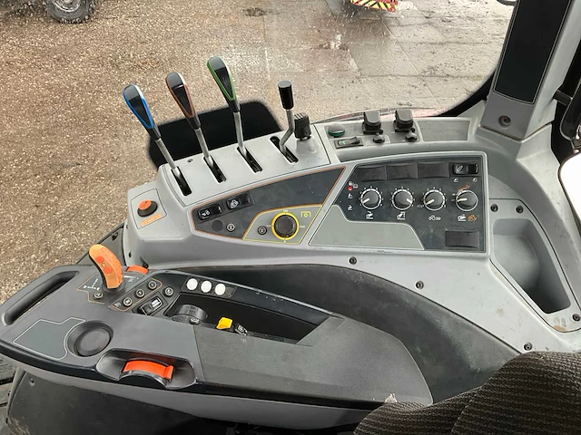 2018 valtra t214 a vierwielaangedreven landbouwtractor - afbeelding 28 van  41