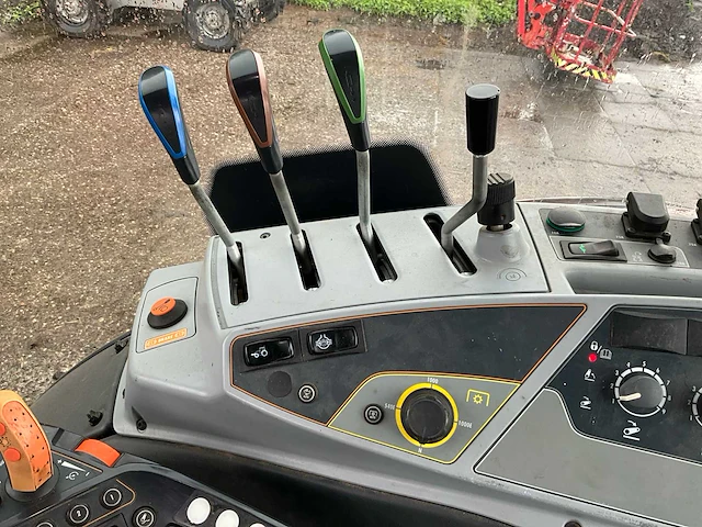 2018 valtra t214 a vierwielaangedreven landbouwtractor - afbeelding 31 van  41
