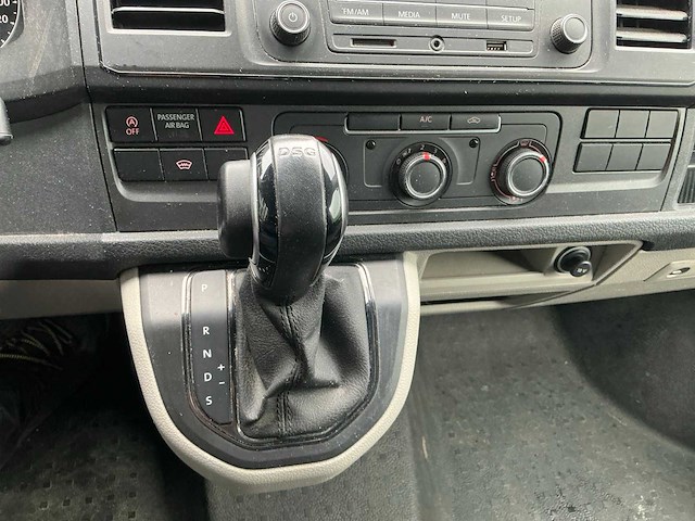 2018 volkswagen transporter t6 2.0 tdi dsg (150 pk) l2h1 bedrijfswagen - afbeelding 16 van  33