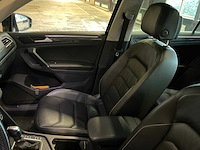 2018 vw tiguan r-line 2.0 tdi highline - afbeelding 17 van  34