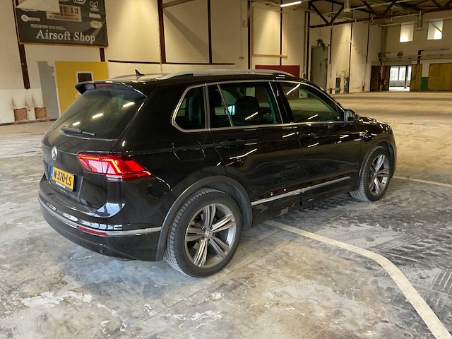 2018 vw tiguan r-line 2.0 tdi highline - afbeelding 30 van  34