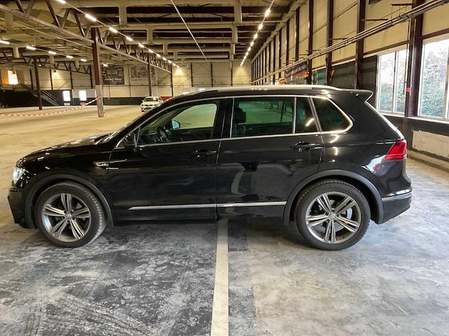 2018 vw tiguan r-line 2.0 tdi highline - afbeelding 33 van  34
