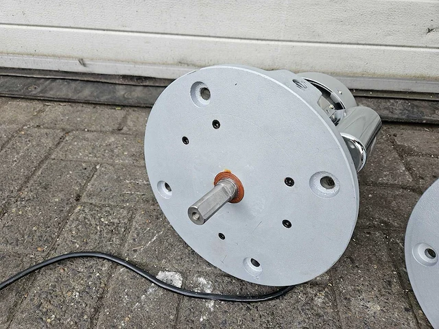2019 - bkk-30 - elektromotor (2x) - afbeelding 3 van  4