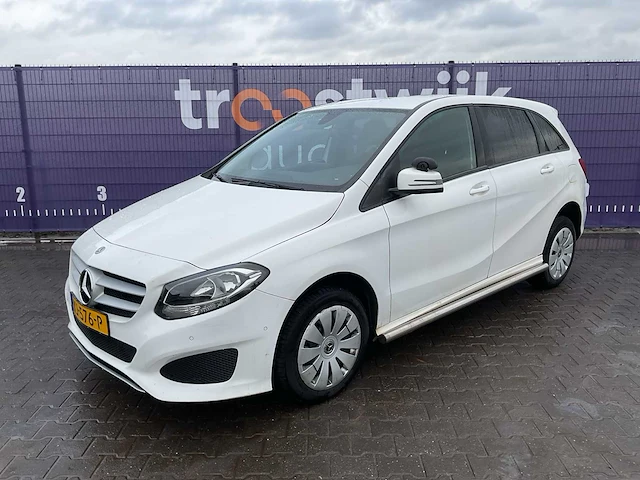 2019 - mercedes-benz - b-klasse - 220 d ambition - personenauto - afbeelding 1 van  14