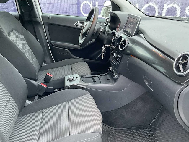 2019 - mercedes-benz - b-klasse - 220 d ambition - personenauto - afbeelding 11 van  14