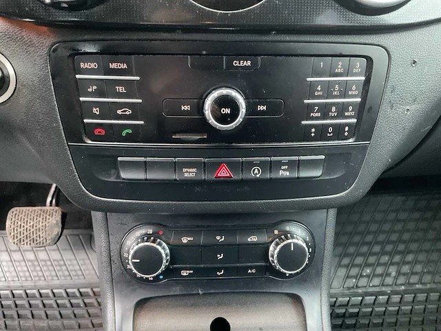 2019 - mercedes-benz - b-klasse - 220 d ambition - personenauto - afbeelding 3 van  14