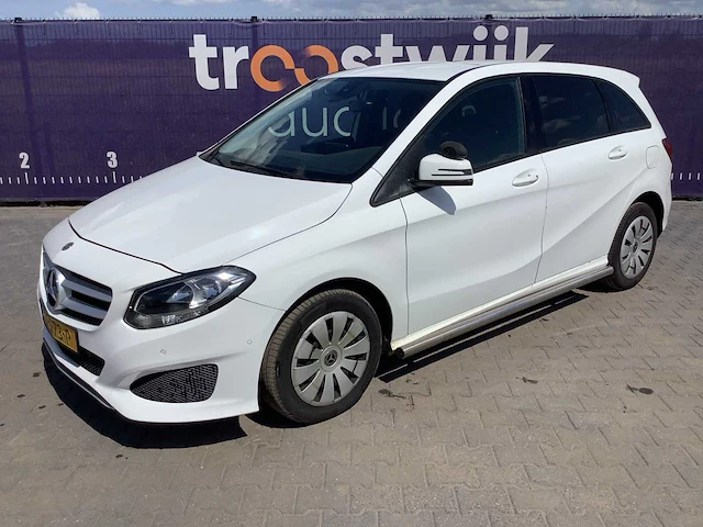 2019 - mercedes-benz - b-klasse - 220 d ambition - personenauto - afbeelding 1 van  14