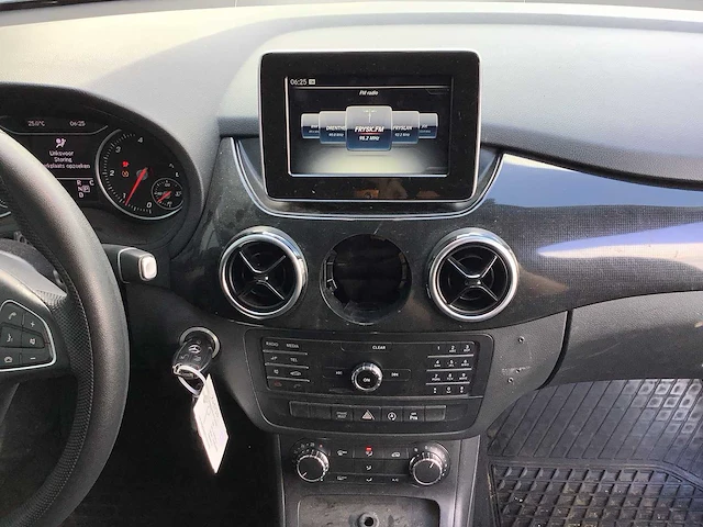 2019 - mercedes-benz - b-klasse - 220 d ambition - personenauto - afbeelding 13 van  14
