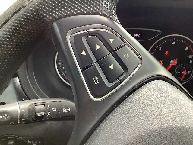 2019 - mercedes-benz - b-klasse - 220 d ambition - personenauto - afbeelding 2 van  15