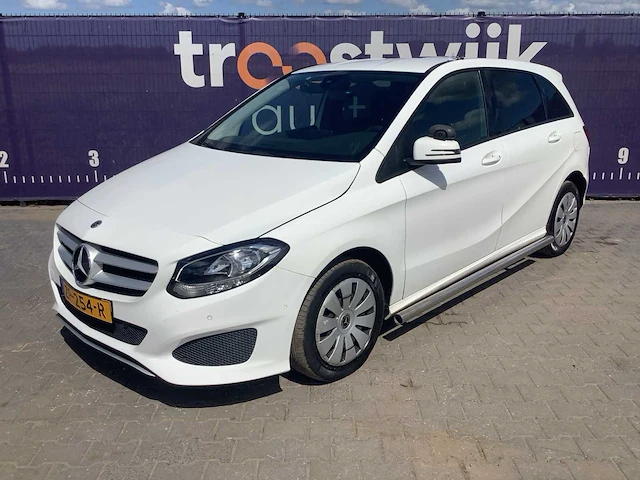 2019 - mercedes-benz - b-klasse - 220 d ambition - personenauto - afbeelding 1 van  15