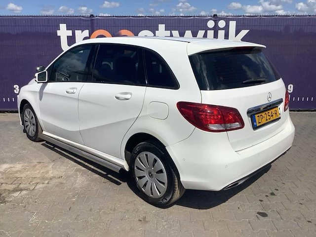 2019 - mercedes-benz - b-klasse - 220 d ambition - personenauto - afbeelding 9 van  15
