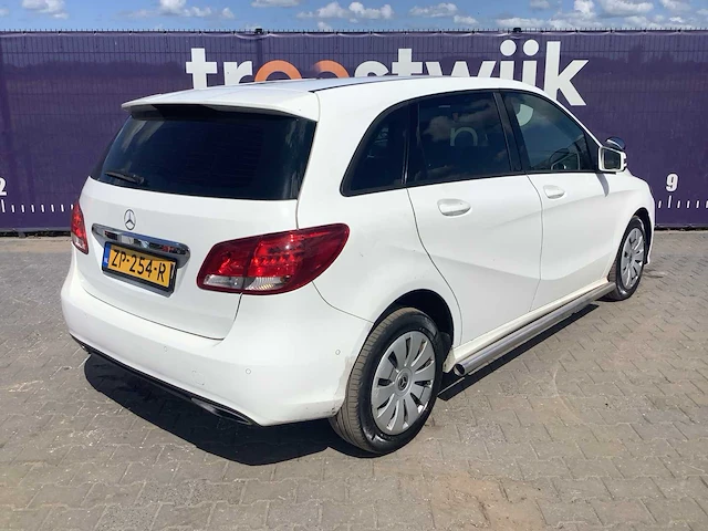 2019 - mercedes-benz - b-klasse - 220 d ambition - personenauto - afbeelding 10 van  15