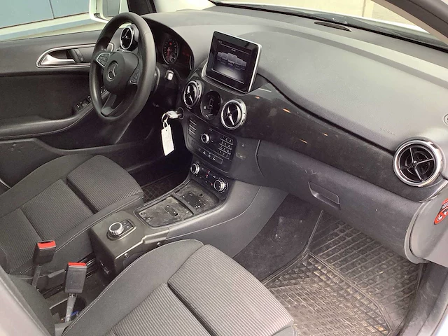 2019 - mercedes-benz - b-klasse - 220 d ambition - personenauto - afbeelding 11 van  15