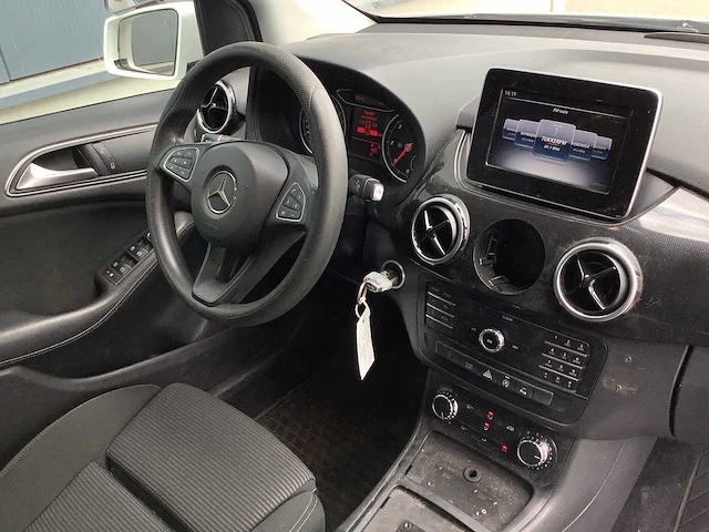 2019 - mercedes-benz - b-klasse - 220 d ambition - personenauto - afbeelding 12 van  15