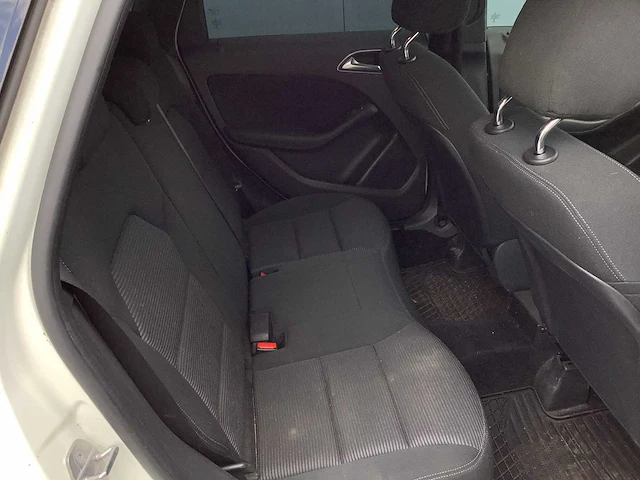 2019 - mercedes-benz - b-klasse - 220 d ambition - personenauto - afbeelding 13 van  15