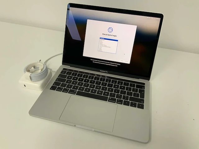 2019 apple 13-inch macbook pro muhn2n/a laptop - afbeelding 1 van  5