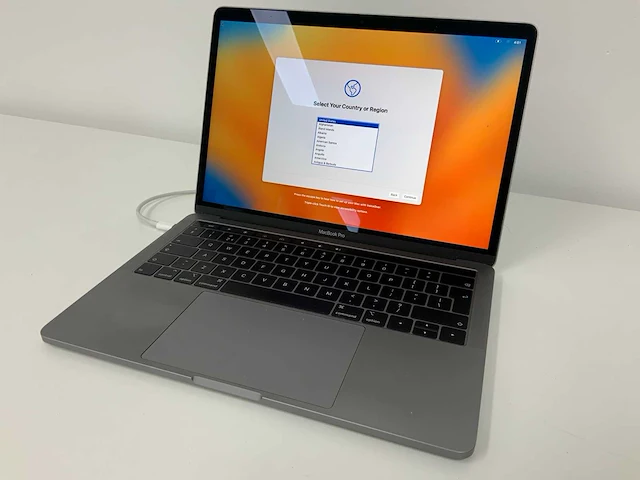 2019 apple 13-inch macbook pro muhn2n/a laptop - afbeelding 1 van  6